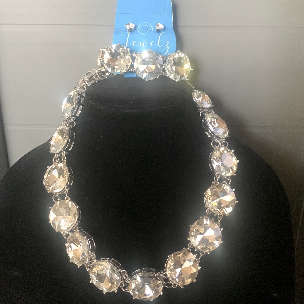 Necklace & bracelet set